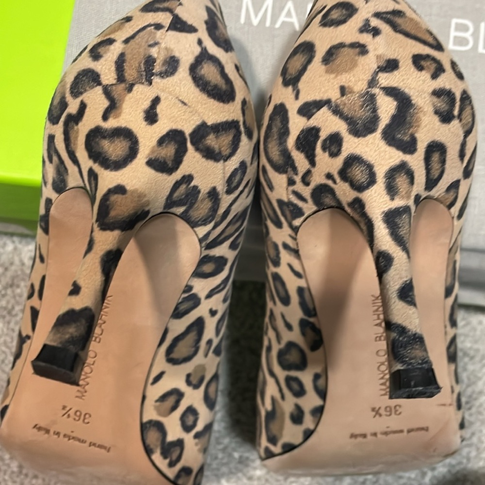 Manolo Blahnik leopard suede heels - Picture 11 of 13